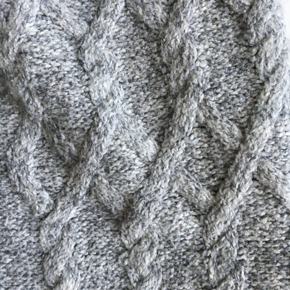 Tommy Hilfilger Cable Knit Sweater - Picture 4 of 7